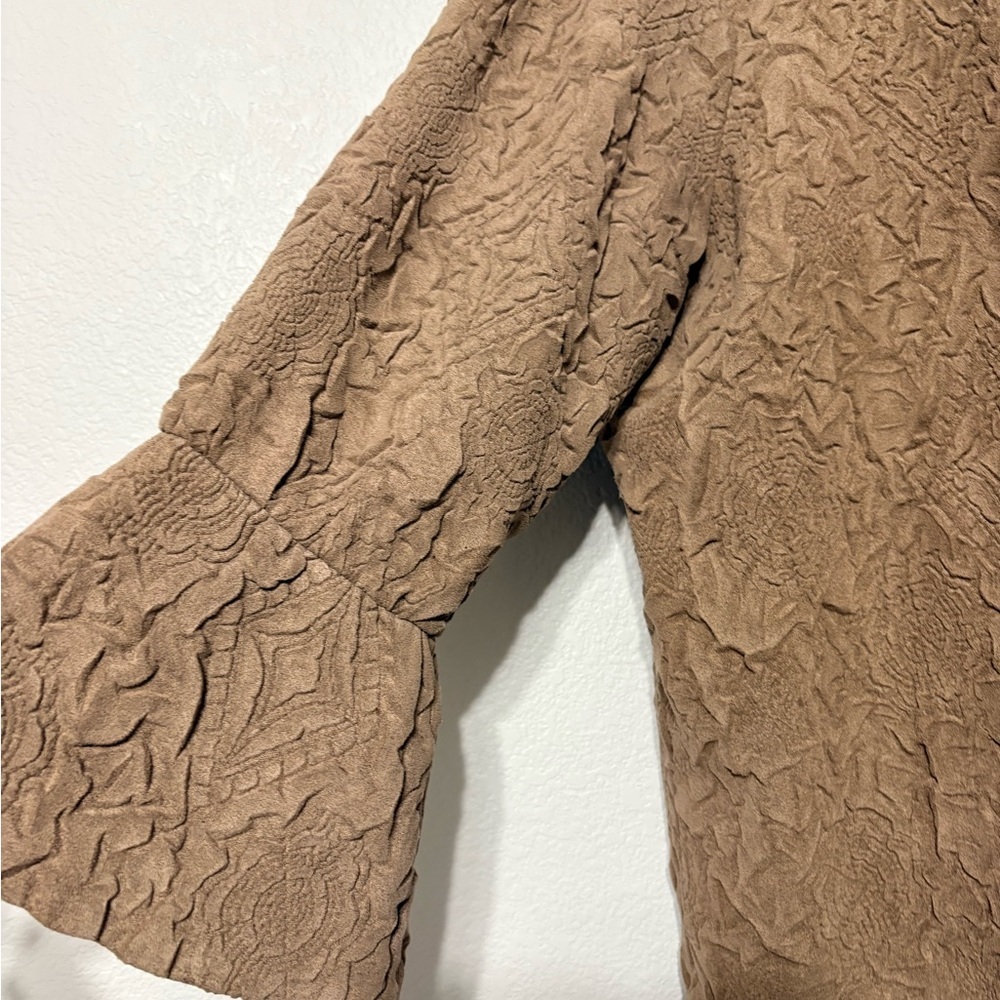 Chico's Travelers Mocha Brown Textured  Wrinkle-Resistant Ruffle Wire Collar. 3 - Picture 4 of 12